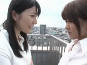 日本三名女友玩女同互舔接吻